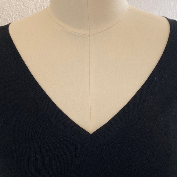 Chico's Elegant Black V-Neck Sweater - Picture 2 of 8